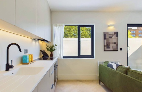 Maida Vale Apartment | Penthouse Apartment with Balcony in Maida Vale