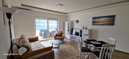 Prcanj Apartment | Penthouse apartments D&D