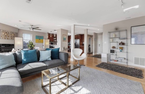 Mount Adams Apartment | Penthouse Style Condo with City View