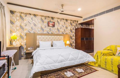 Sector 40 Apartment | Penthouse with Jacuzzi steam bath &foot massage