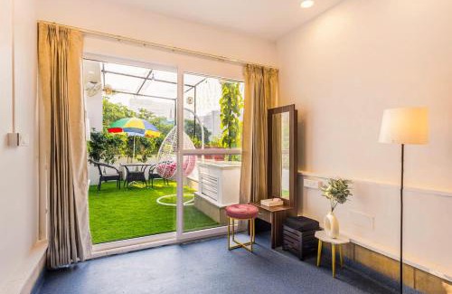 Sector 40 Apartment | Penthouse with Jacuzzi steam bath &foot massage