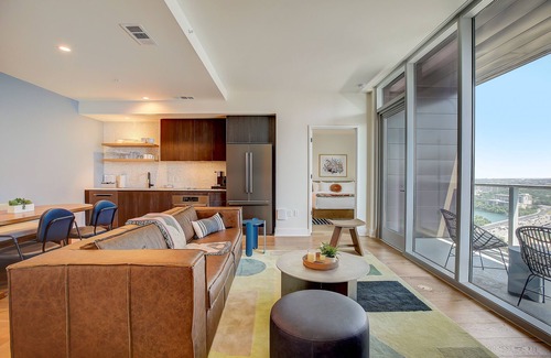 Rainey Street Historic District Condo | Penthouse with river view balcony, rooftop pool & prime location, dog-friendly