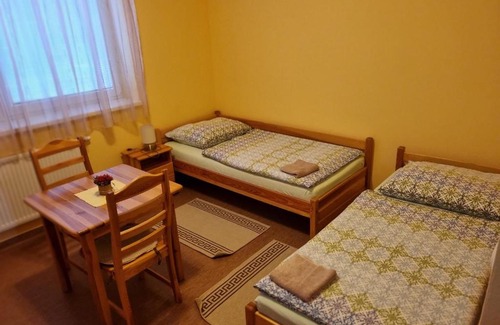 Oponice House | Penzión Oponice