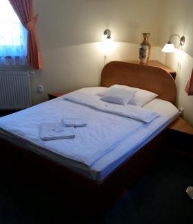 Sever House | Penzión Zlatý Jeleň