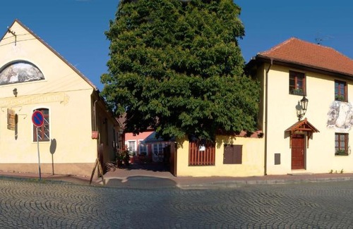 Krivoklat House | Penzion a Restaurace Nad Hradem