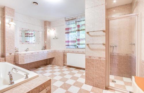 Krivoklat House | Penzion a Restaurace Nad Hradem