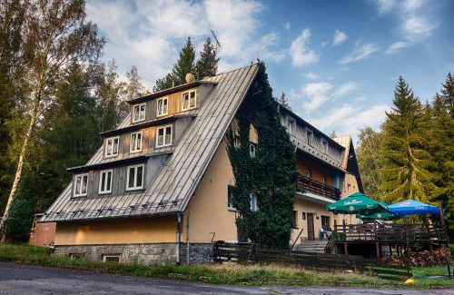 Milovy Hotel | Penzion Gaudeamus