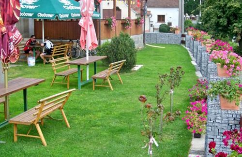 Hradec House | PENZION HRADEC