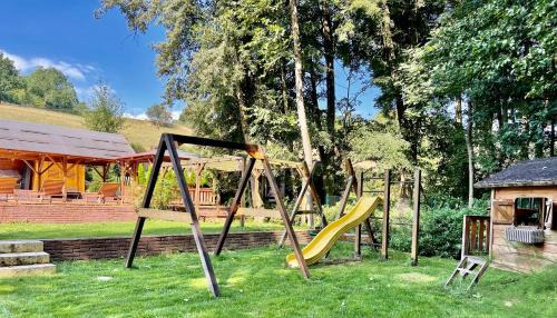 Houska Hotel | Penzion Kokorin Forest Villa