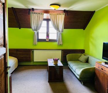 Velky Ujezd Hotel | Penzion Myslivna