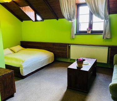 Velky Ujezd Hotel | Penzion Myslivna