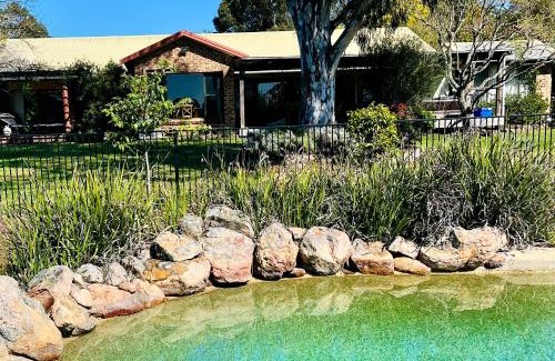 Clarence Town House | Peppercorns Riverside Farm Stay