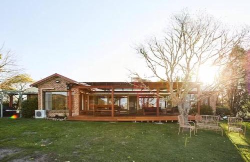 Clarence Town House | Peppercorns Riverside Farm Stay