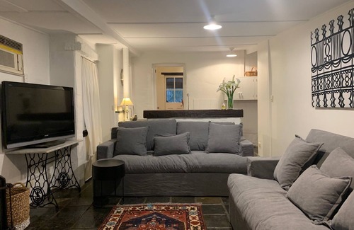 Upper Wakefield Cottage | Peppertree Cottage in a beautiful Rural Setting