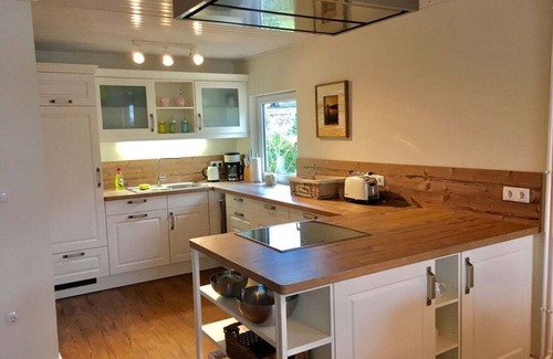 Guster House | Peppi Comfortable Holiday Residence