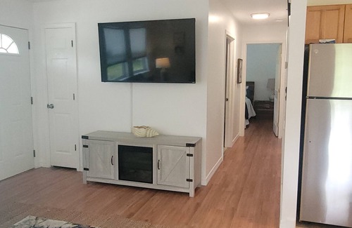 Waveland House | Perch Pad 2Br 1Ba Near Beach