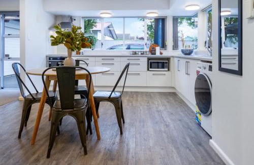 Burnside Apartment | Perfect 1-Bedroom Retreat Near the Airport