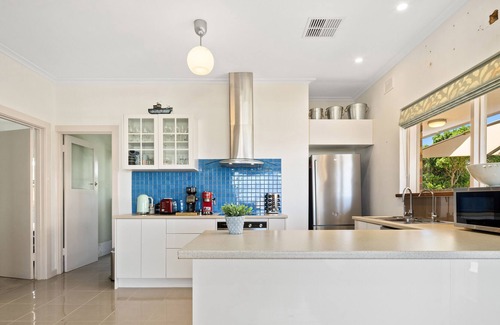 Adelaide House | Perfect Couples Retreat with Panoramic Sea Views