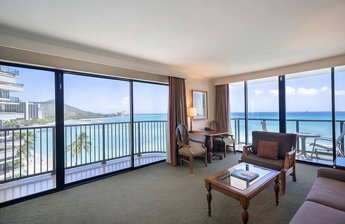 Waikiki Hotel | Perfect Event Location! 3 Awesome Units, Beachfront, Event Space, 3 Restaurants