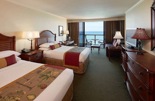 Waikiki Hotel | Perfect Event Location! 3 Awesome Units, Beachfront, Event Space, 3 Restaurants
