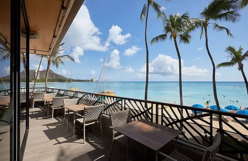 Waikiki Hotel | Perfect Event Location! 3 Awesome Units, Beachfront, Event Space, 3 Restaurants