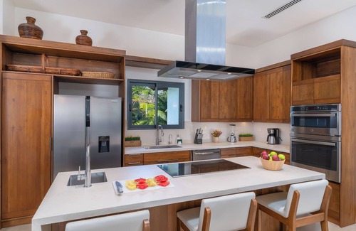 Tamarindo House | Perfect Family Retreat with the best Sunset views: Luxury Beachfront house w/Pool & Heated Jacuzzi