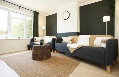 Cribbs Causeway Apartment | Perfect for Contractors, Tradespeople, pvt parking