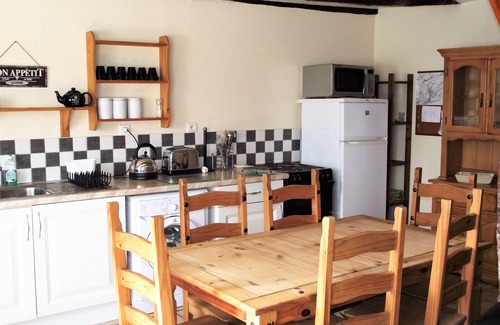 Merleac Cottage | Perfect for couples looking for a peaceful holiday or as a house hunting base.