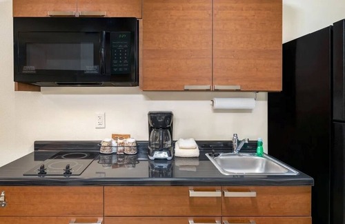 Billings Hotel | Perfect for Families: Pet-Friendly Room w/Kitchen Near ZooMontana & Parks