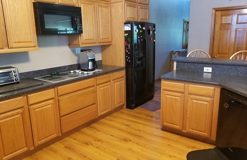 Lady Lake House | Perfect for FAMILY REUNIONS. Close by The Villages & shopping yet very private.
