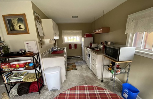 Gardiner Cottage | Perfect for two! Less than half mile from Yellowstone. 'Downtown' location.