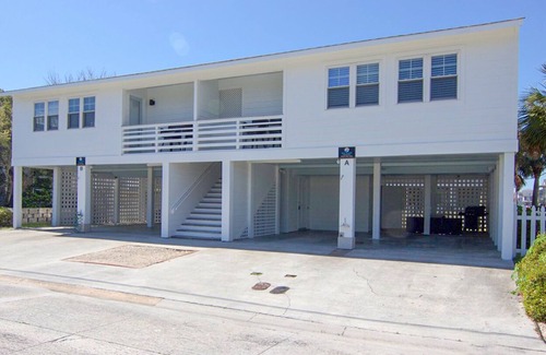 Wrightsville Beach House | PERFECT GETAWAY: JUST STEPS TO THE BEACH!