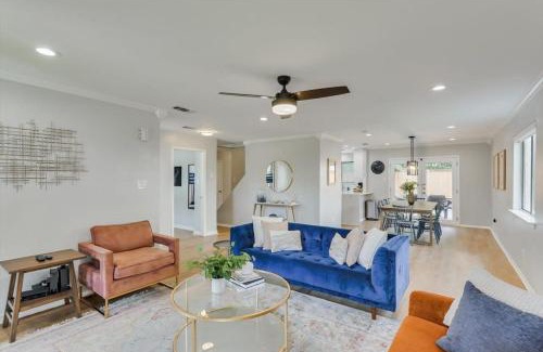 Plano House | Perfect Getaway Home w 5 Bedrooms & Backyard Oasis