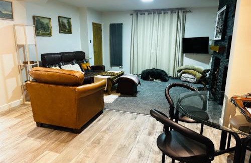 New Forest District House | Perfect holiday Home from Home , three bedroom house for 5 guests