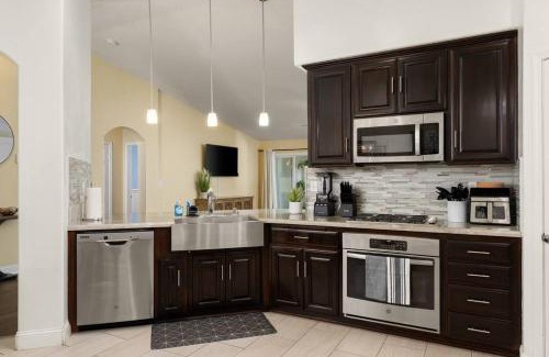 Pumpkin Center House | Perfect Home for Work or Relaxing Vacation