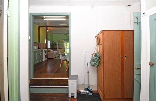 Torquay House | Perfect location - no car needed walk to everything