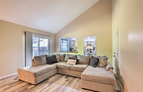 Bedford Condo | Perfect Mix of Work & Play—3BR Retreat Near State Parks