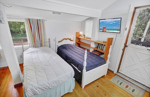 Thornton House | Perfect ski cabin and access to mtns and trails