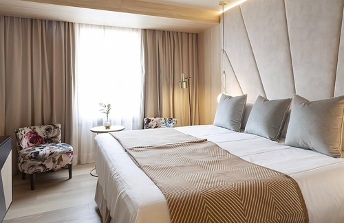 Sant Nicolau Hotel | Perfect Spot for Your Quick Stay! Relaxing Room