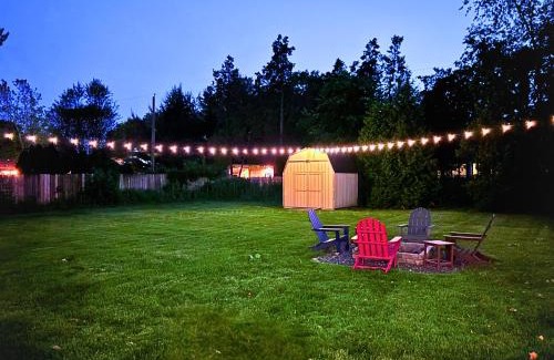 South Bend House | Perfect Sprawling Ranch for Group Game Day Stay! King Beds, Firepit, & Pet Friendly with Huge Fenced Yard