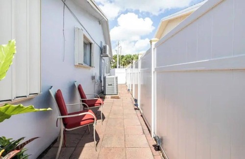 Sandalfoot Cove Apartment | Perfect Studio for a Short Visitn