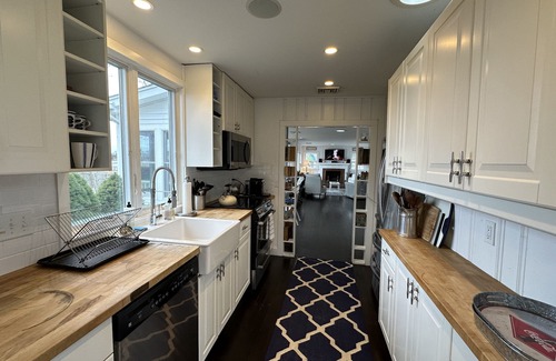 Southold House | Perfect Waterfront Family Vacation Home next to the best vineyards in NY!