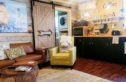 Whitemarsh Island Cottage | Perfect Wilmington Island Location. Plz read full description. You'll be glad!