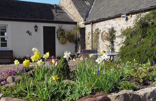 Balerno Cottage | Perfectly located for The Pentlands. It also has easy access to the city.