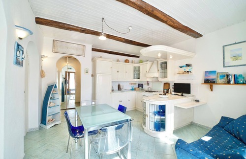 Patresi Apartment | Perfume House - Two Bedroom Apartment, Sleeps 5