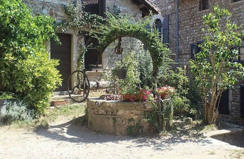 Perouges House | Perougeoise house with private jacuzzi
