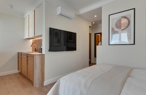 Emaus Apartment | Perspektywa Apartment with balcony by Lion Apartments
