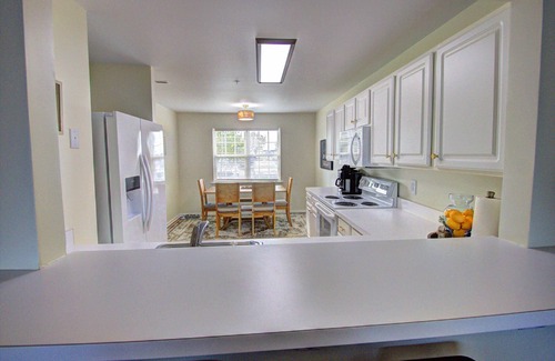 Ocean View Condo | Pet Friendly, 2 Kayaks, 2 SUPS, Pool, Kids' Pool, Free* Golf & Activities, 10 Mins to Beach, 1st Fl.