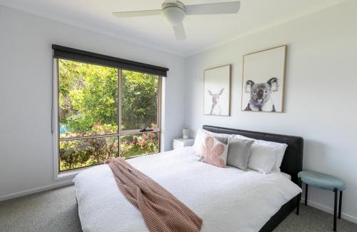 Clifton Springs House | Pet Friendly 3 bedroom house with large backyard