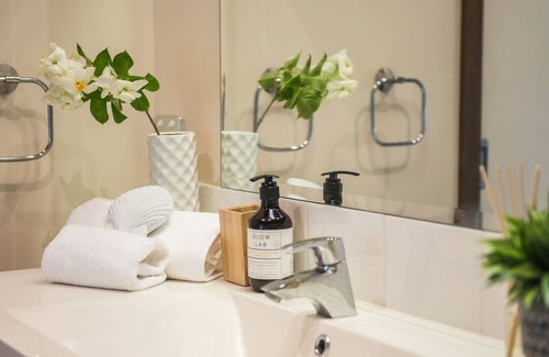 Mandalay House | Pet Friendly 3 bedroom, 3 bathroom home with breath taking ocean views